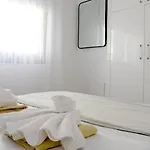 Coastal Getaway Apartament