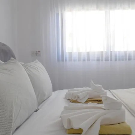 Апартаменты Coastal Getaway Ларнака